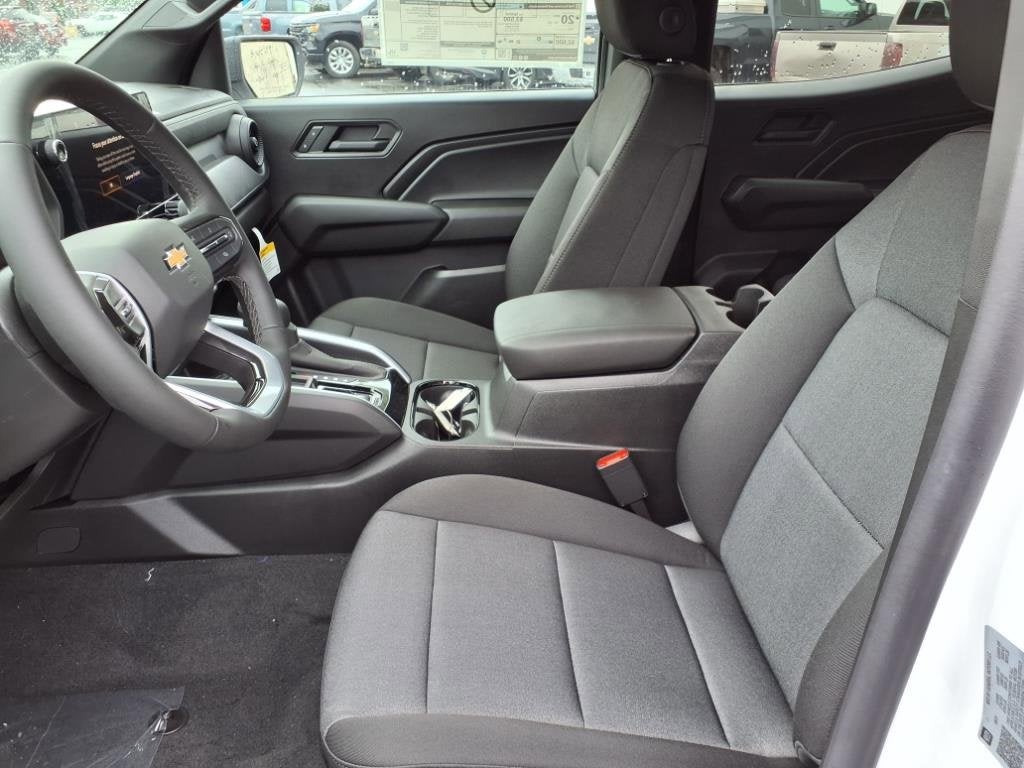 2025 Chevrolet Colorado WT/LT