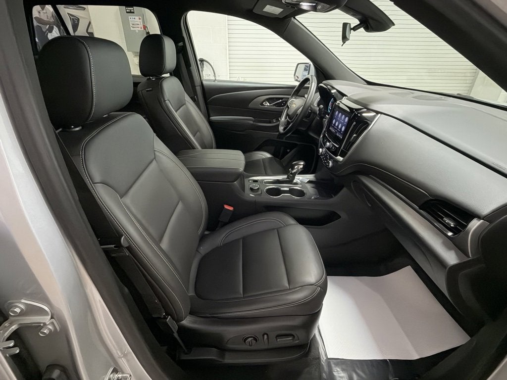 2022 Chevrolet Traverse LT Leather