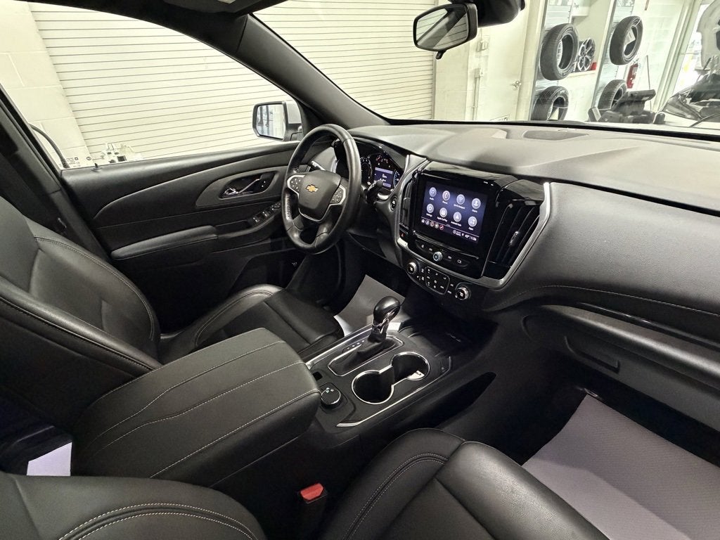 2022 Chevrolet Traverse LT Leather