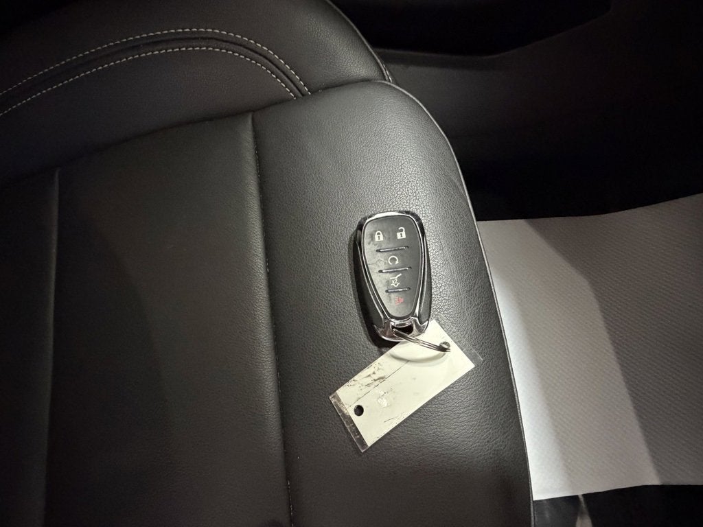 2022 Chevrolet Traverse LT Leather