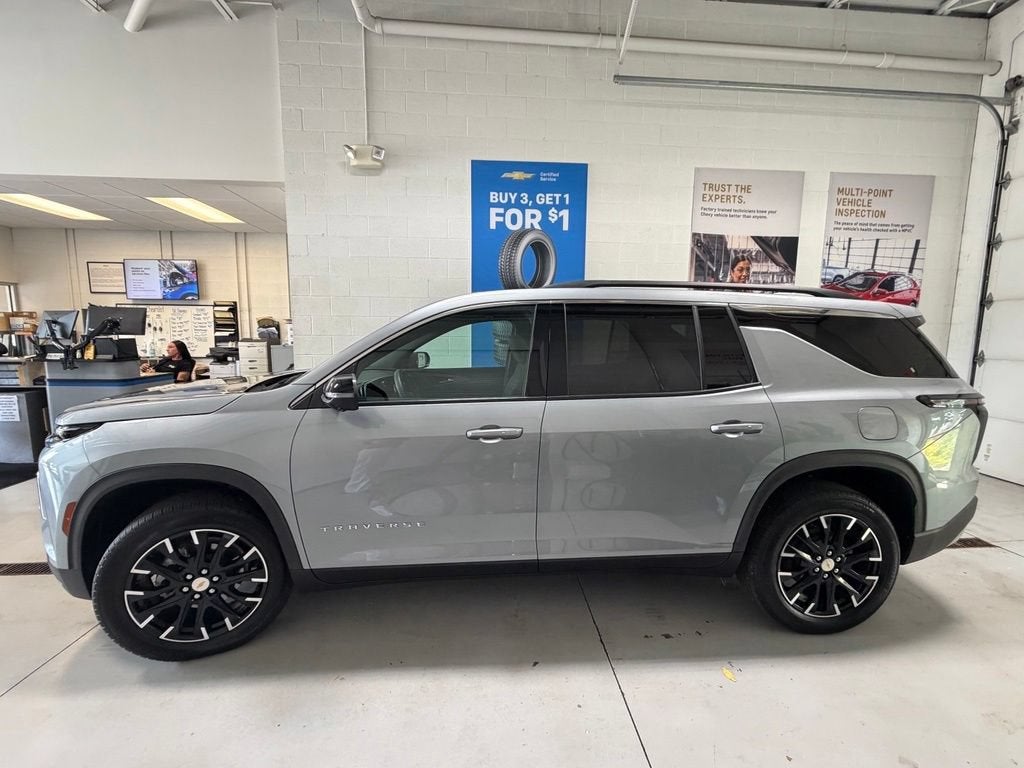 2025 Chevrolet Traverse LT