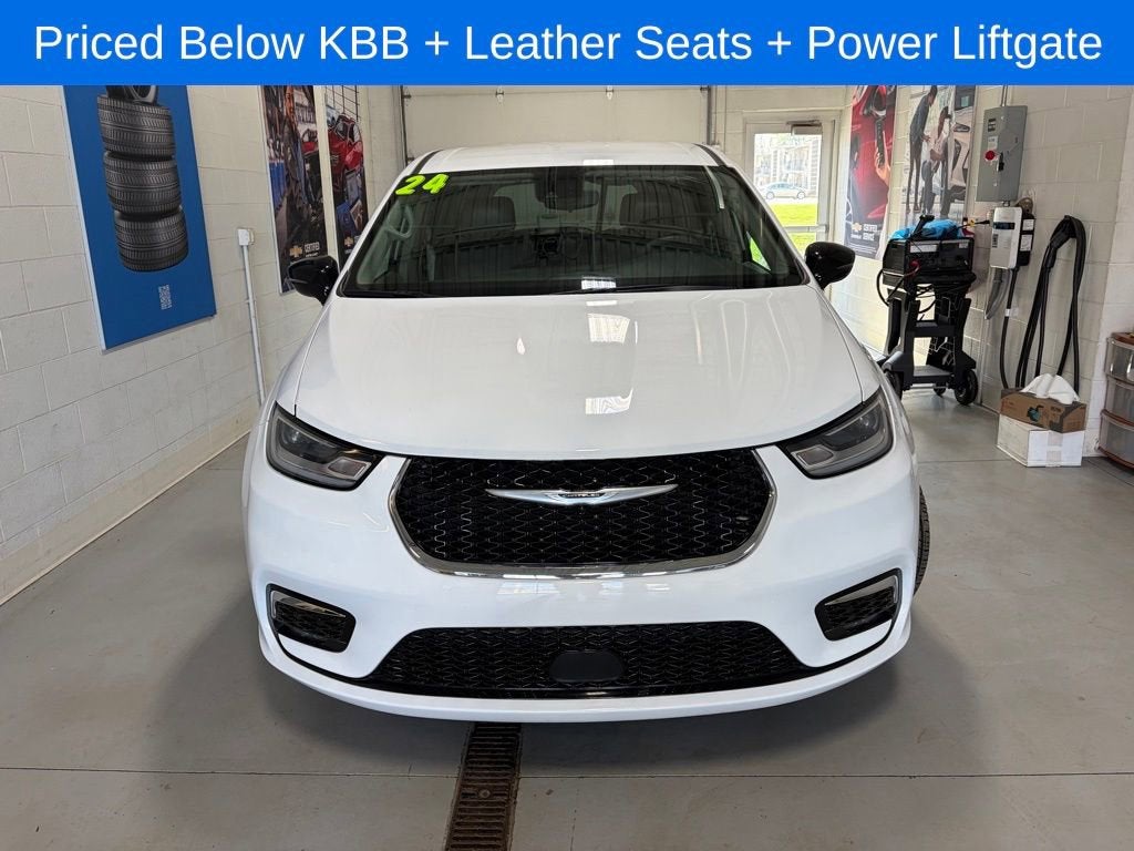 2024 Chrysler Pacifica Touring L
