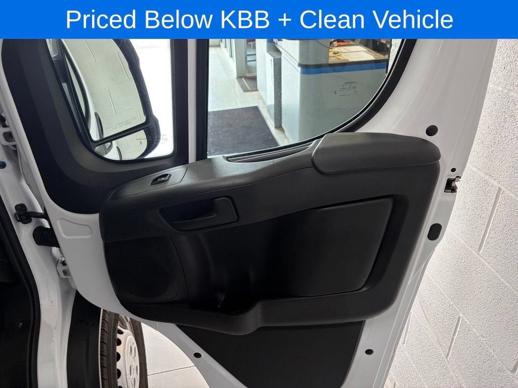 2025 RAM ProMaster Cargo Van Tradesman