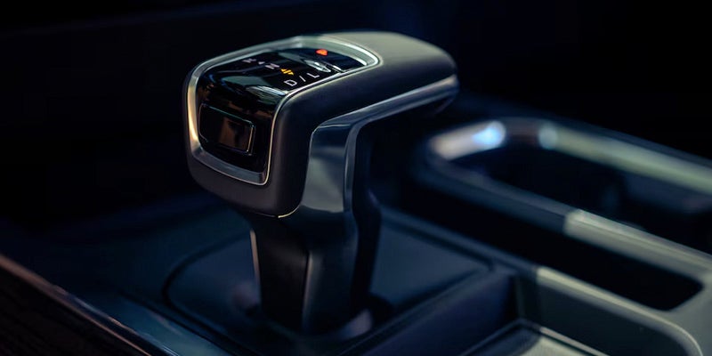 The gear shift in the 2025 Chevrolet Silverado 1500 in Newton Falls, OH