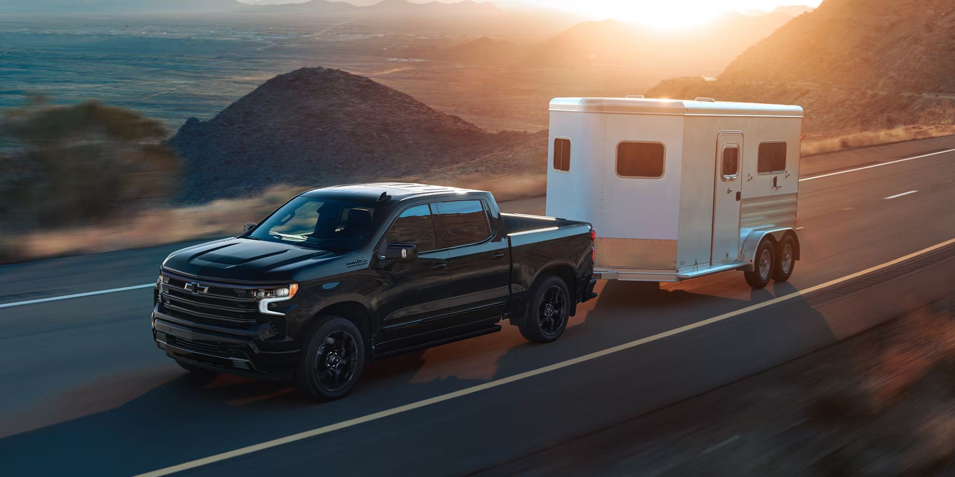 The towing engine power of the 2025 Chevrolet Silverado 1500 in Newton Falls, OH